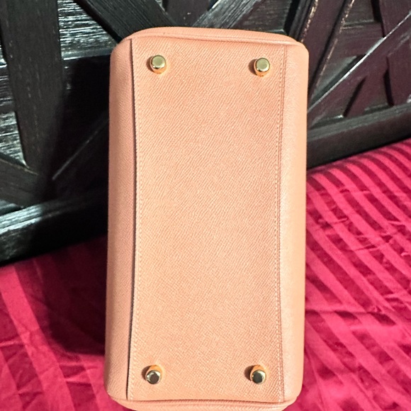 COACH Rowan Satchel - Picture 5 of 9